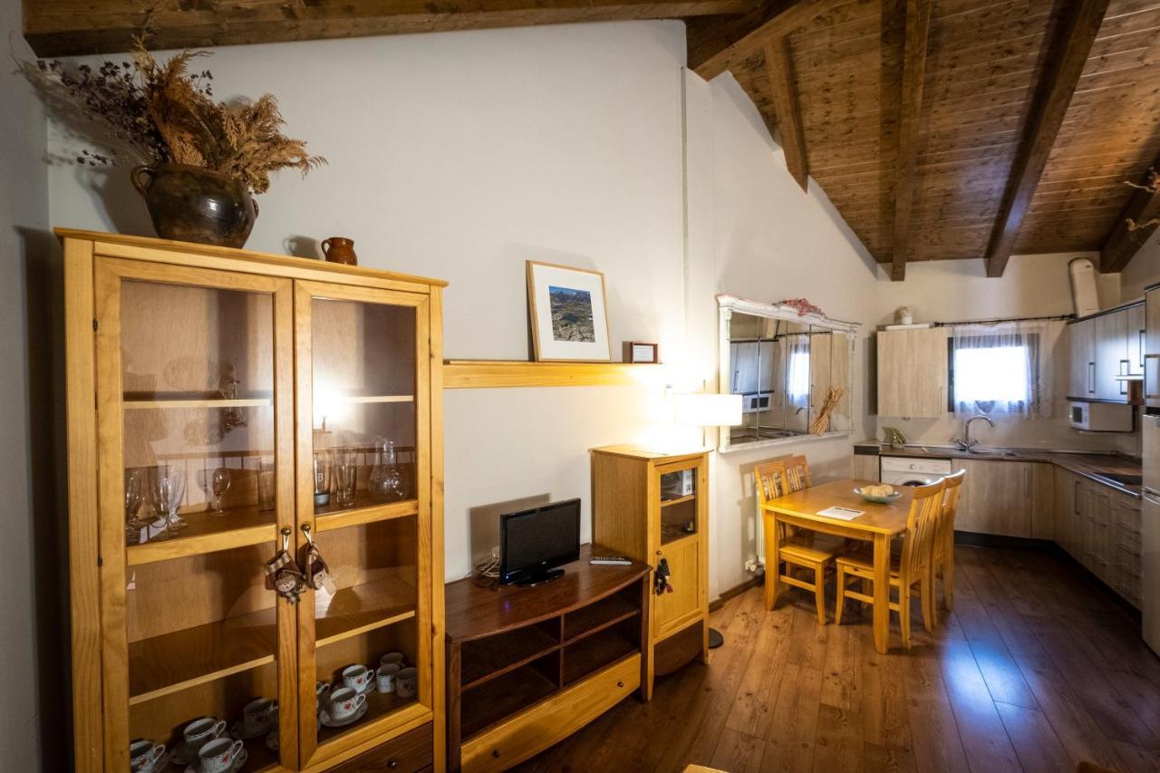 Apartamentos Turisticos Batlle Laspaúles Esterno foto