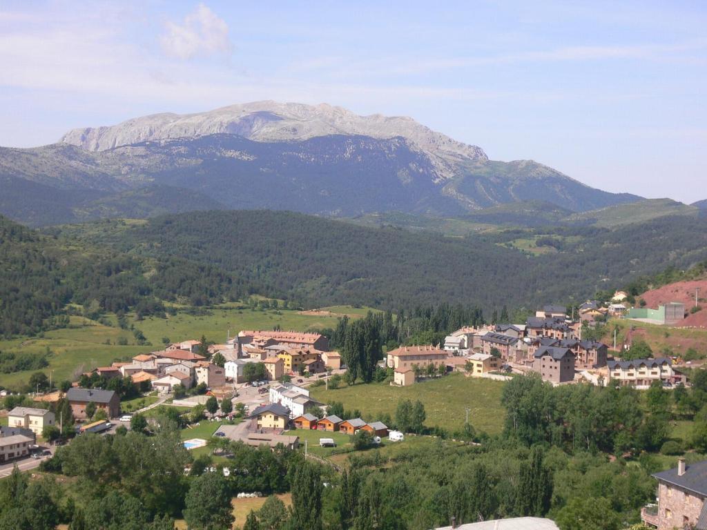 Apartamentos Turisticos Batlle Laspaúles Esterno foto