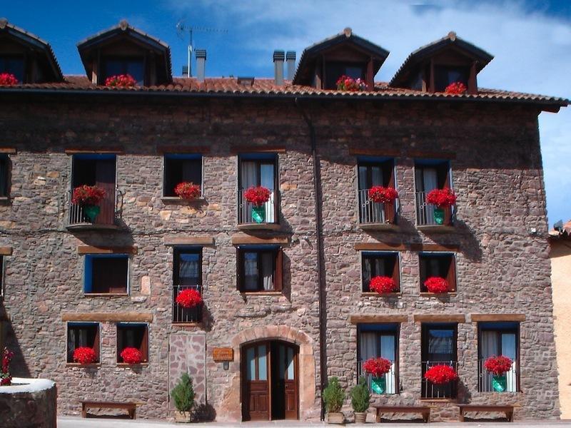 Apartamentos Turisticos Batlle Laspaúles Esterno foto